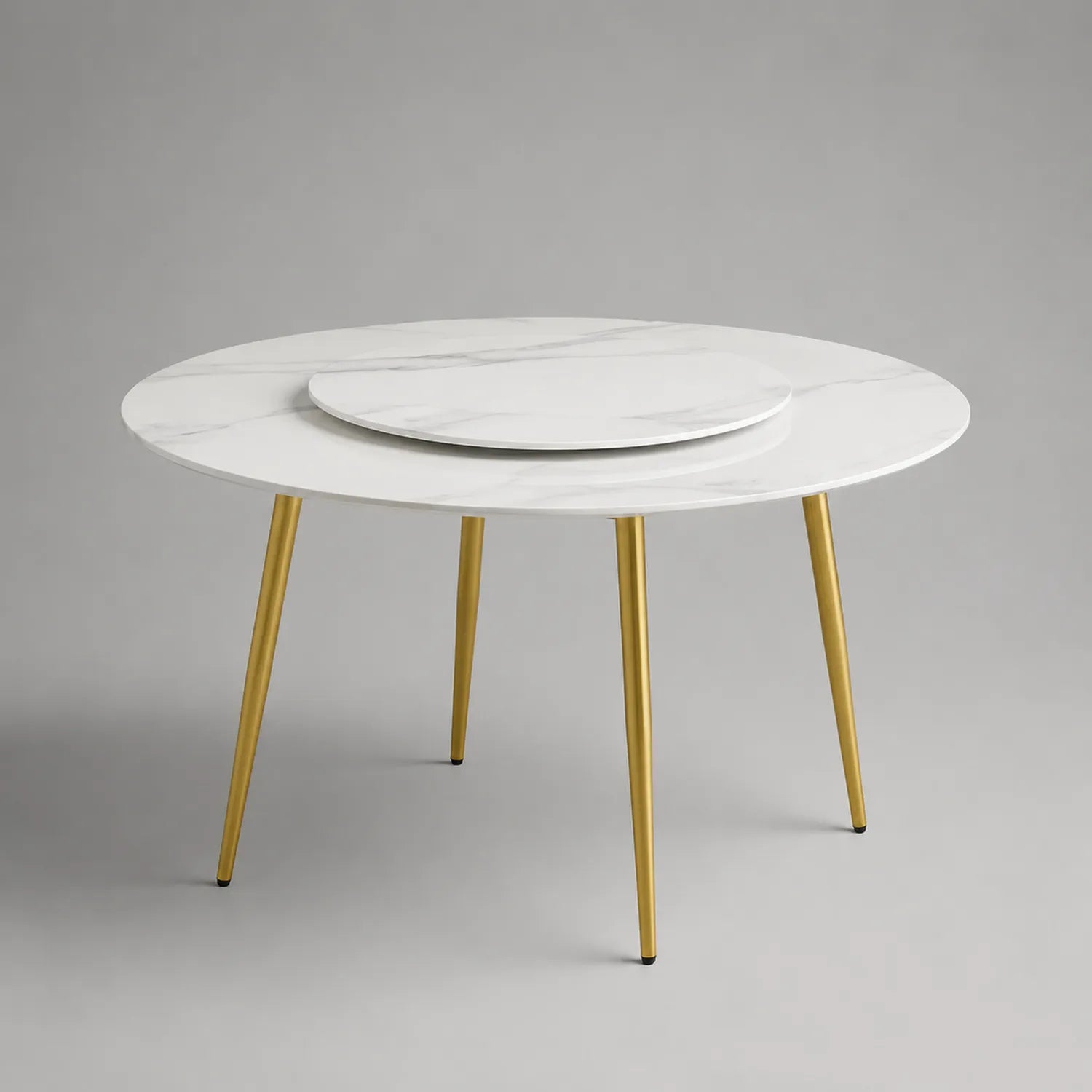 Runder Esstisch mit Marmoroptik und goldenen Metallbeinen